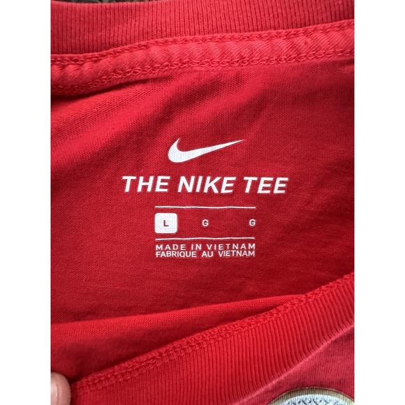 Nike Tee Swoosh Gang Graphic Print Red Short Sleeve T-Shirt Mens Size L - Picture 3 of 3